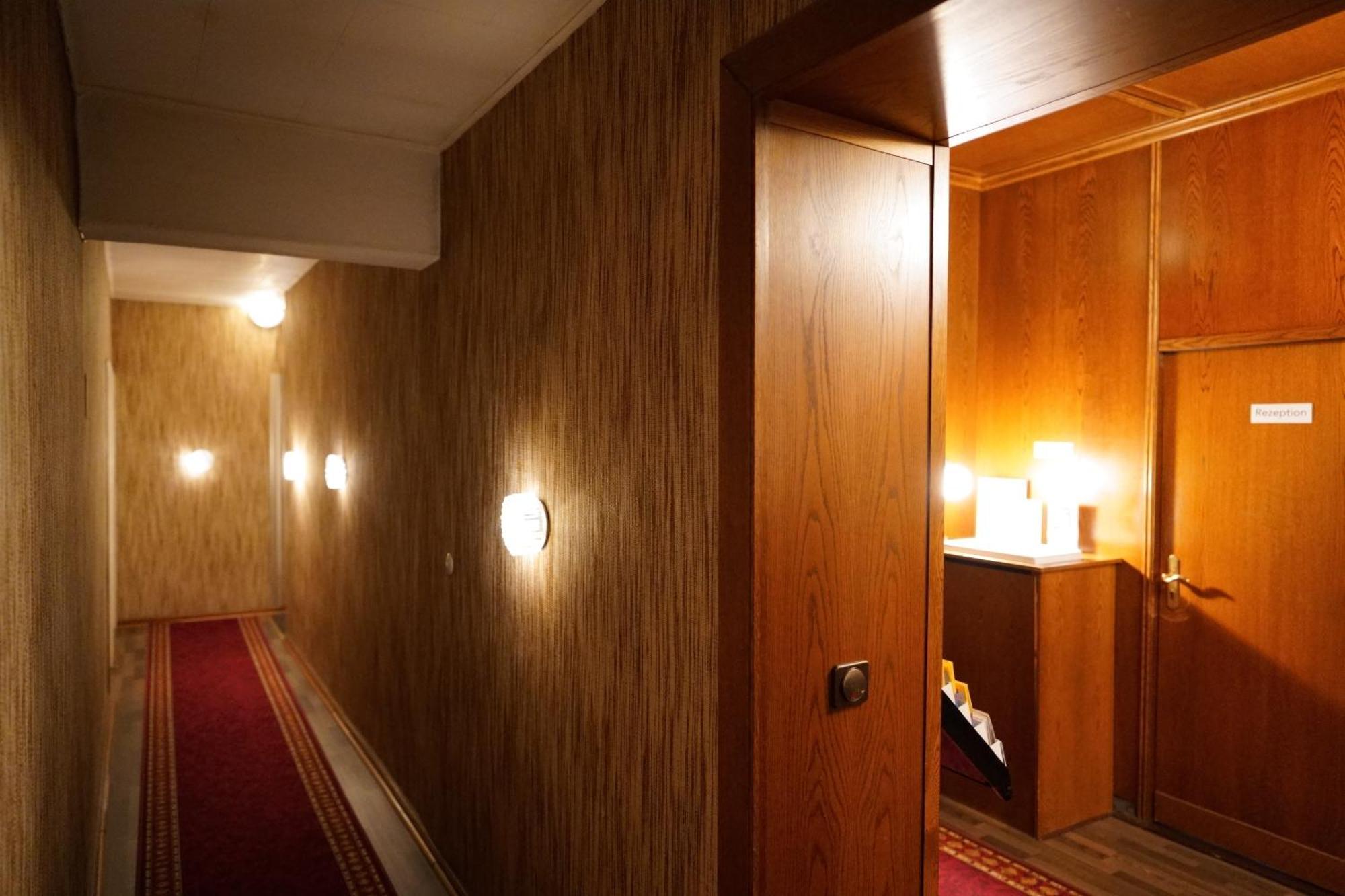 Hotel Pension Xantener Eck เบอร์ลิน ภายนอก รูปภาพ