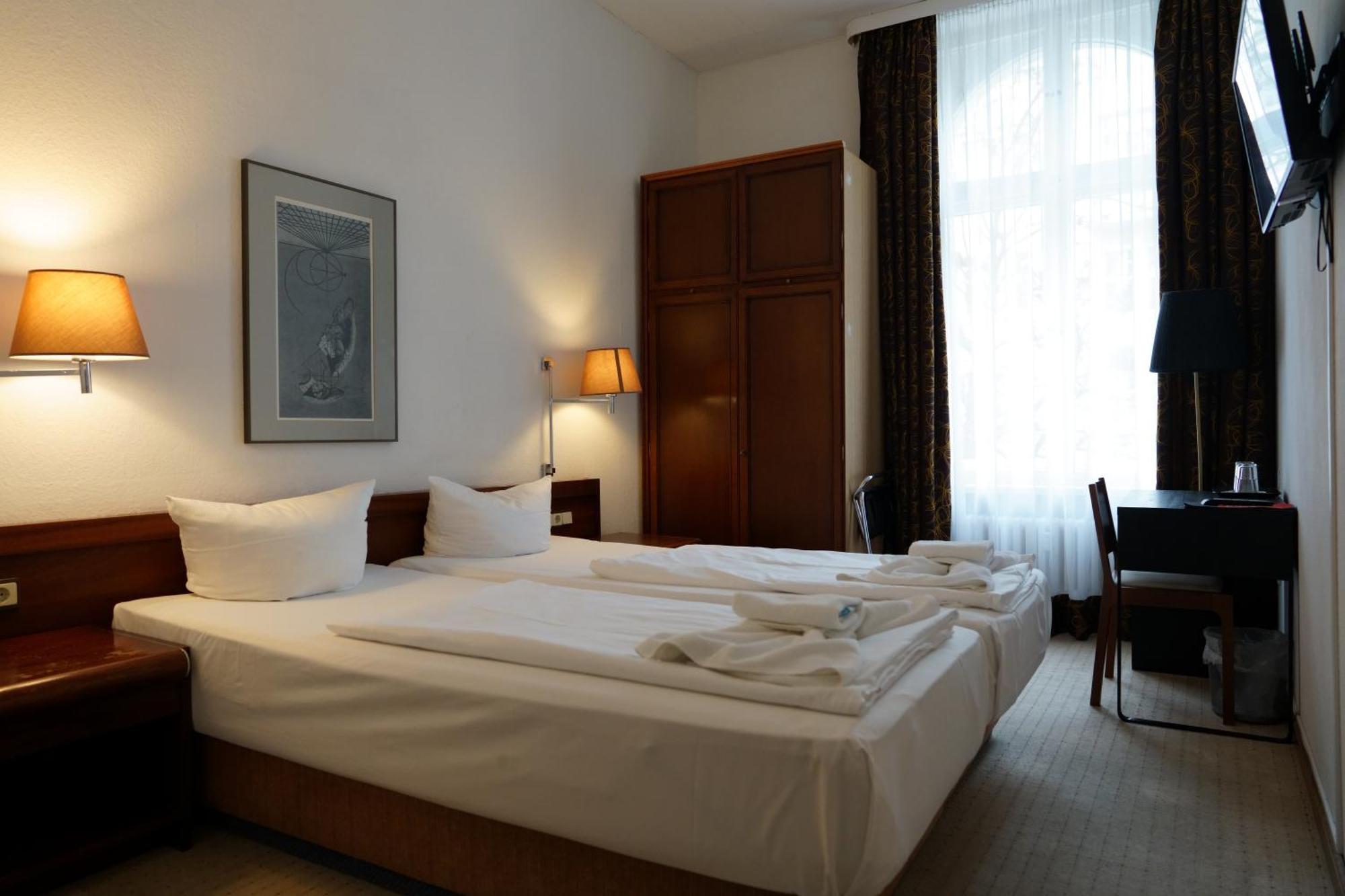 Hotel Pension Xantener Eck เบอร์ลิน ภายนอก รูปภาพ
