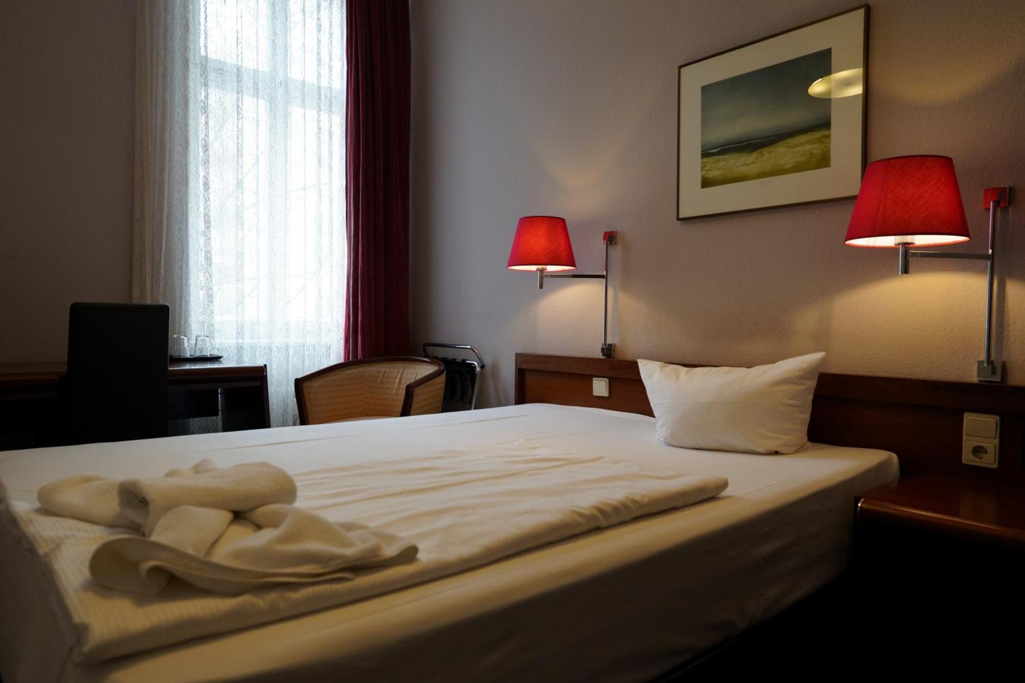 Hotel Pension Xantener Eck เบอร์ลิน ภายนอก รูปภาพ
