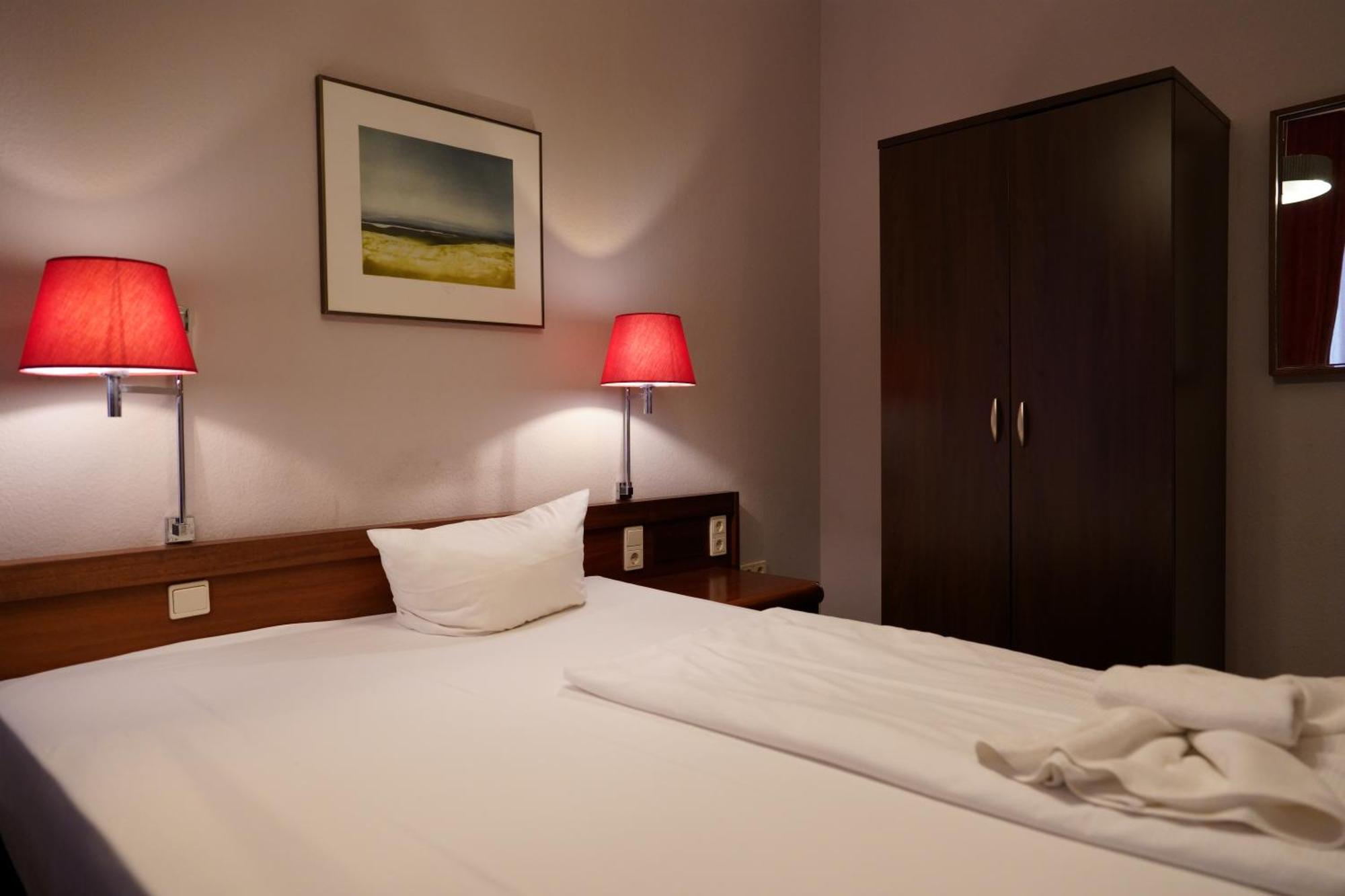 Hotel Pension Xantener Eck เบอร์ลิน ภายนอก รูปภาพ